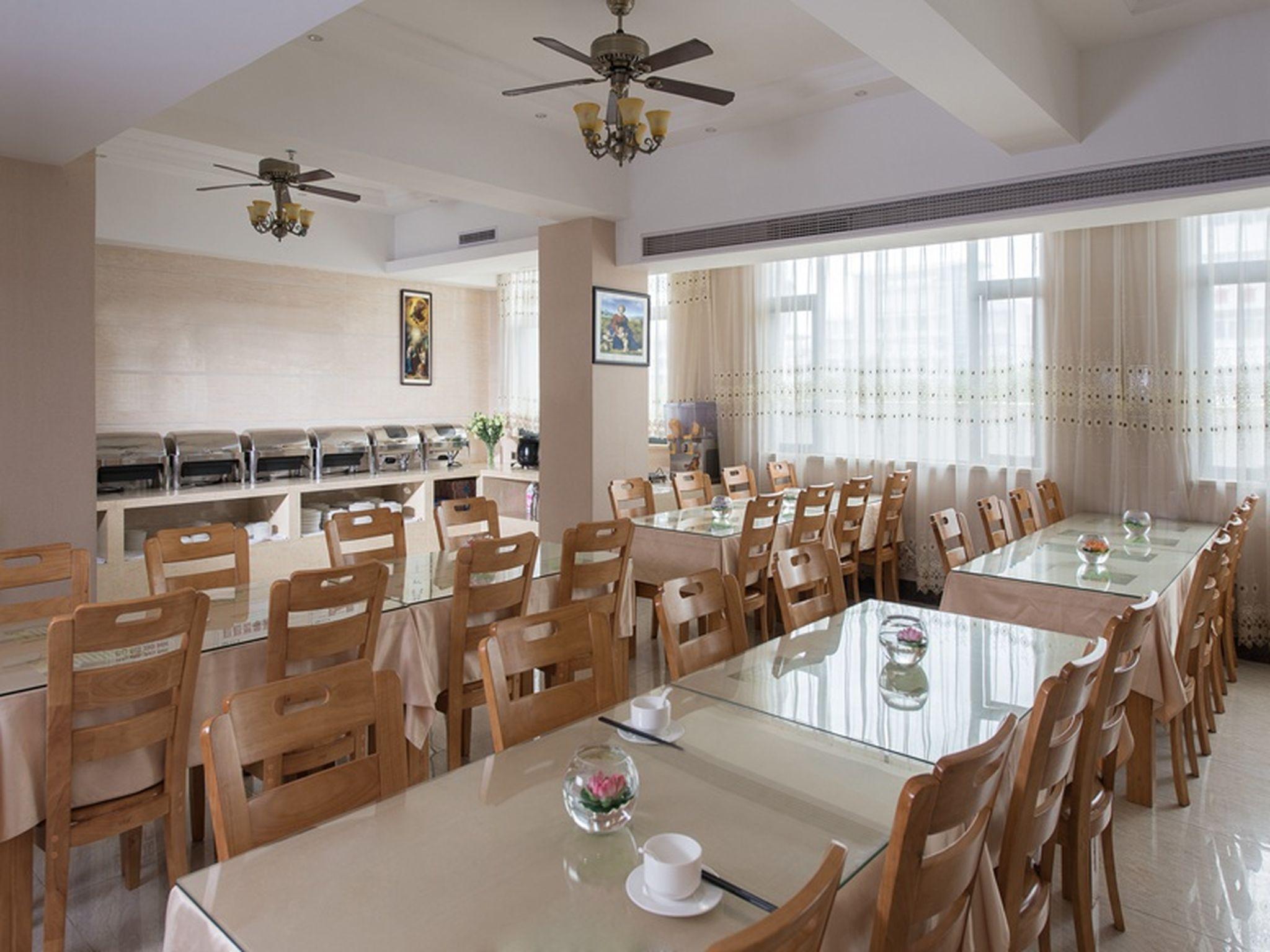 Vienna International Hotel (Jieyang Chaoshan Airport) 25/31