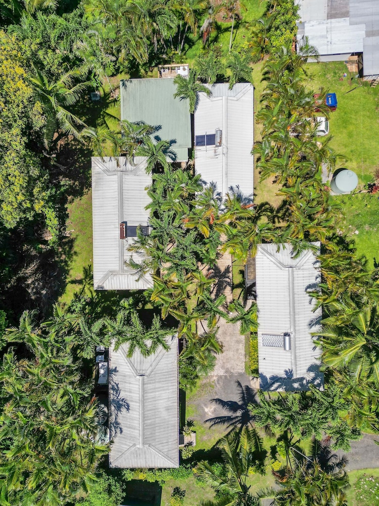 Muri Lagoon View Bungalows 11/17