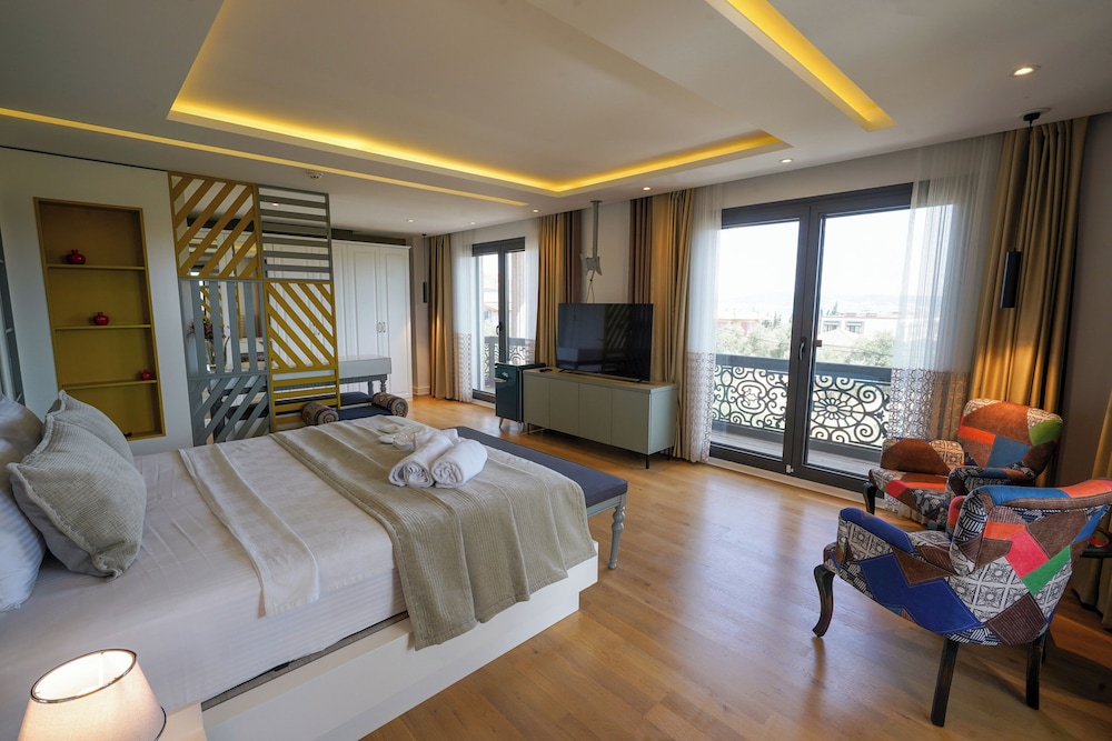 Cunda Eye +16 Adult Only 9/50