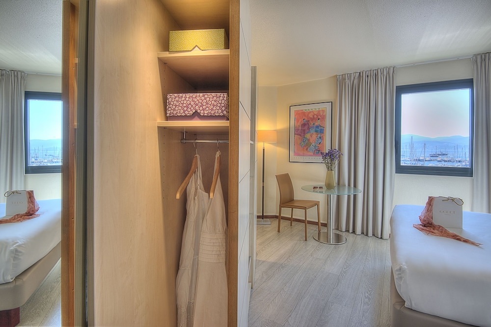 Mercure Ajaccio Centre 31/76