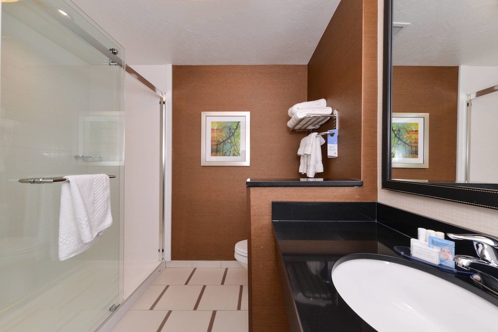 Fairfield Inn & Suites by Marriott Gallup 10/47