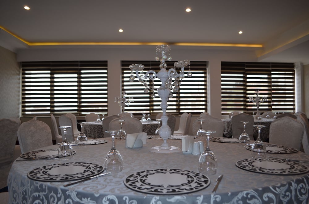 ASRIN PARK HOTEL & SPA 38/53