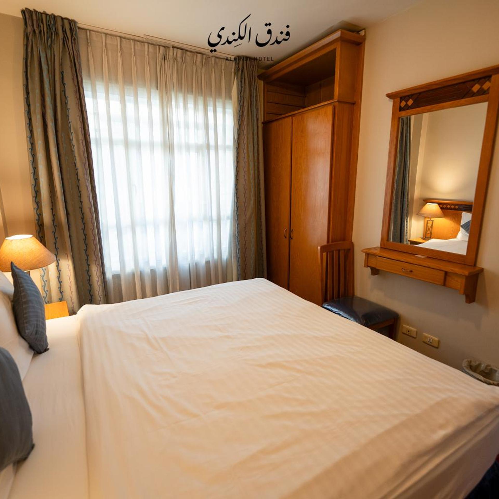 جناح جونيور، Kindi Suites Hotel 9/10