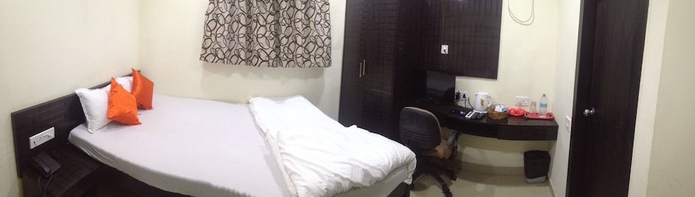 Hotel Nest International 8/18