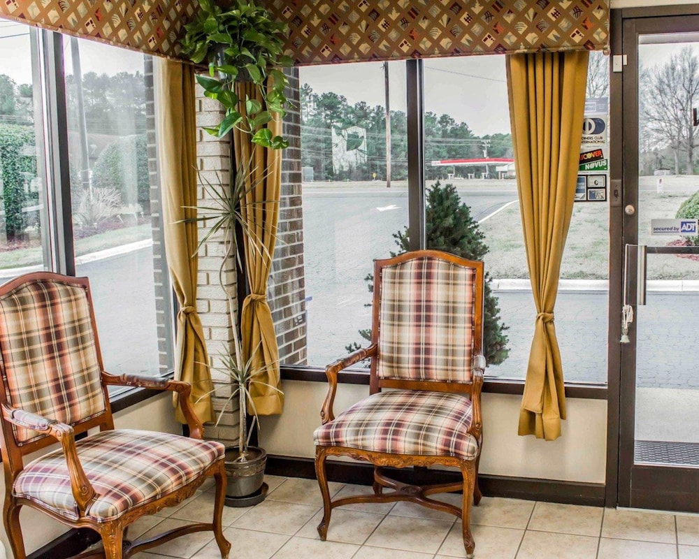 Econo Lodge Creedmoor - Butner 18/26