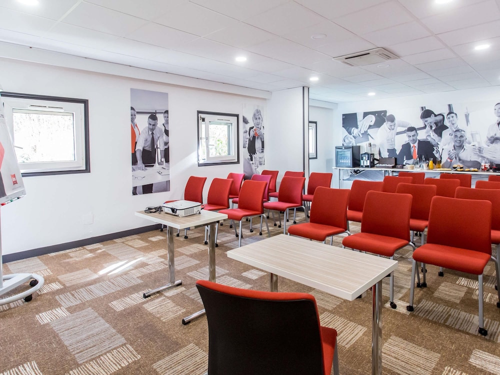 Ibis Bourges 65/70