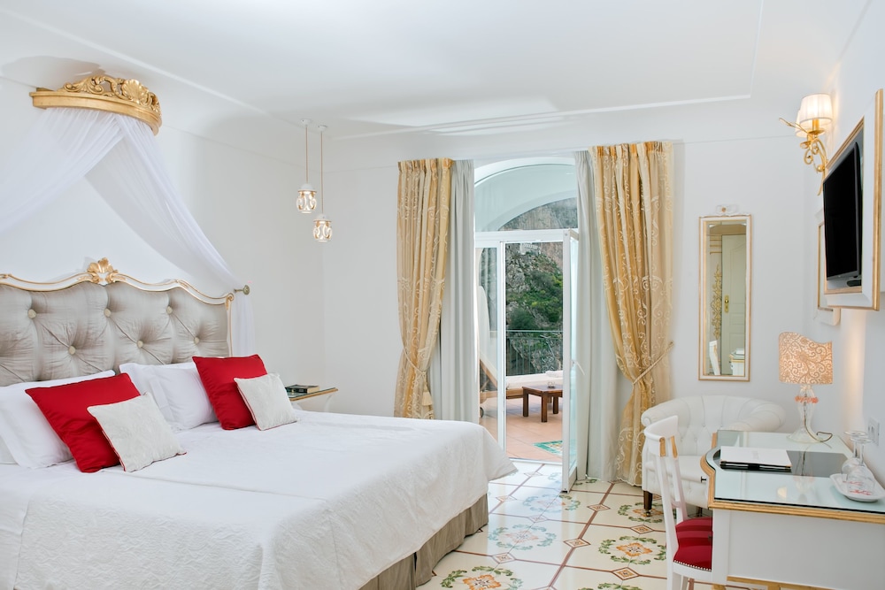 DELUXE, DOUBLE BED, SEA VIEW, TERRACE