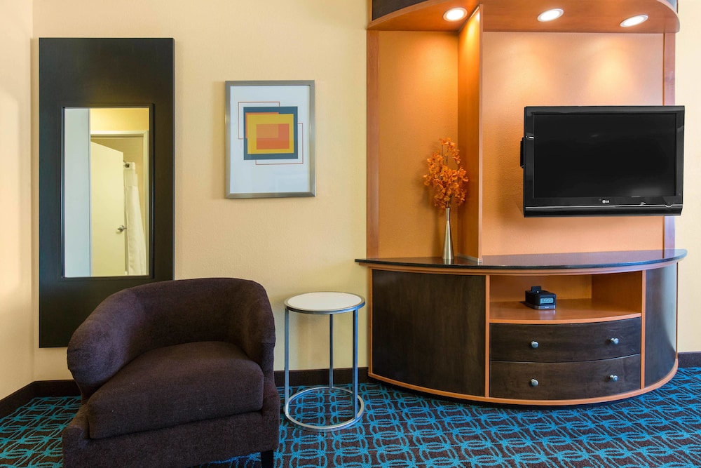 AmericInn by Wyndham St. Cloud MN Shopping Area 39/51