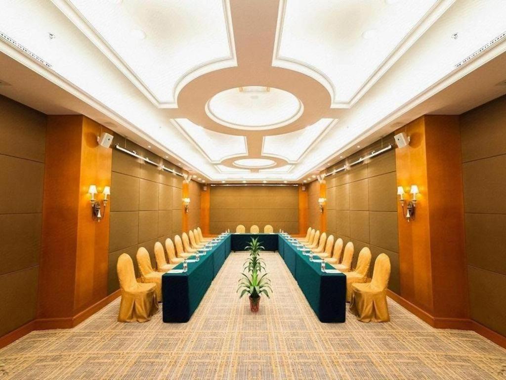 Vienna International Hotel (Shenzhen North Railway Station) 29/54