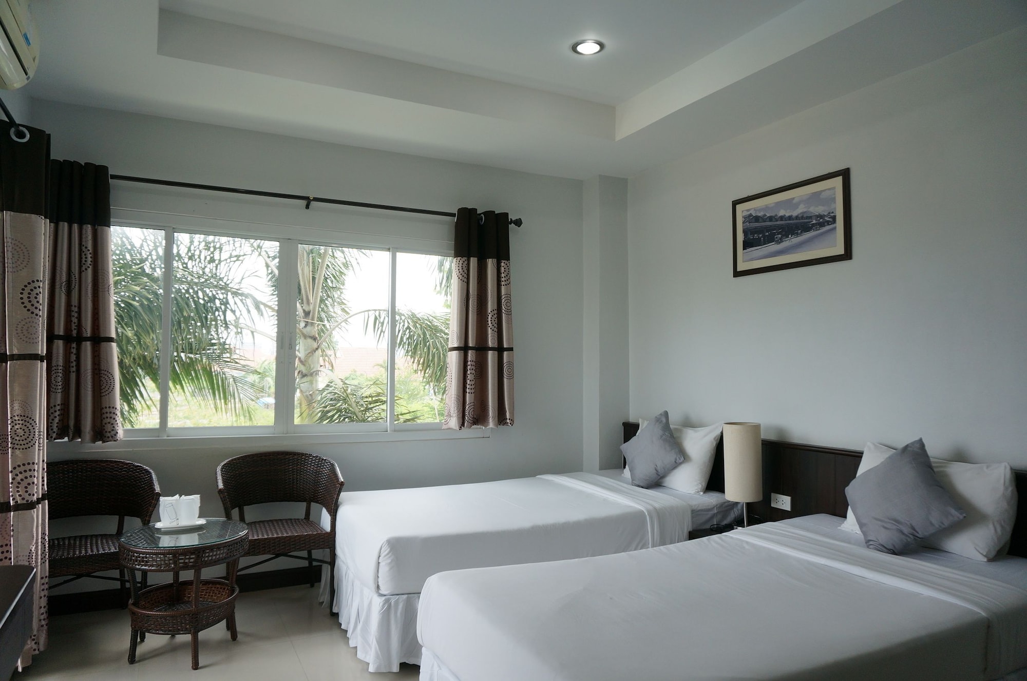 Superior, Twin Beds