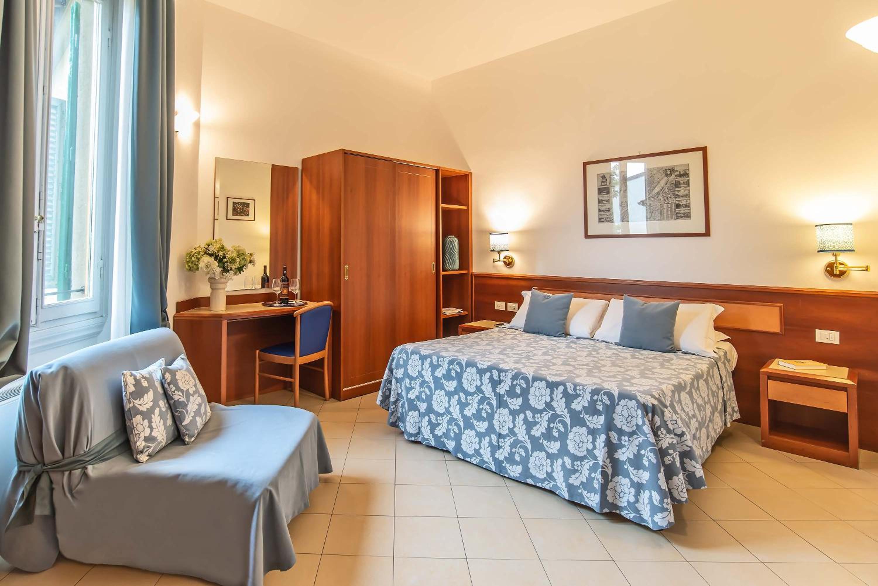 ROOM, TRIPLE