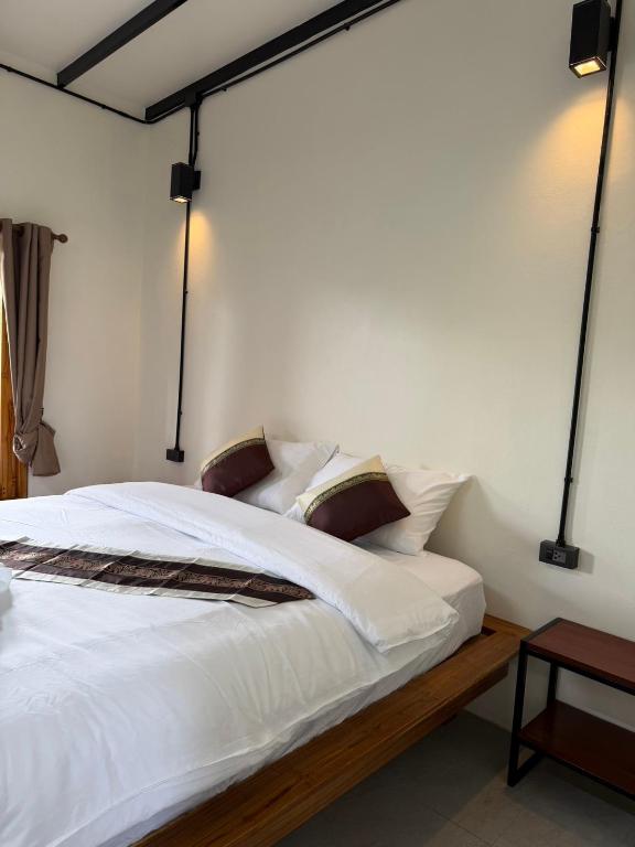Room, King Bed, Superior Building