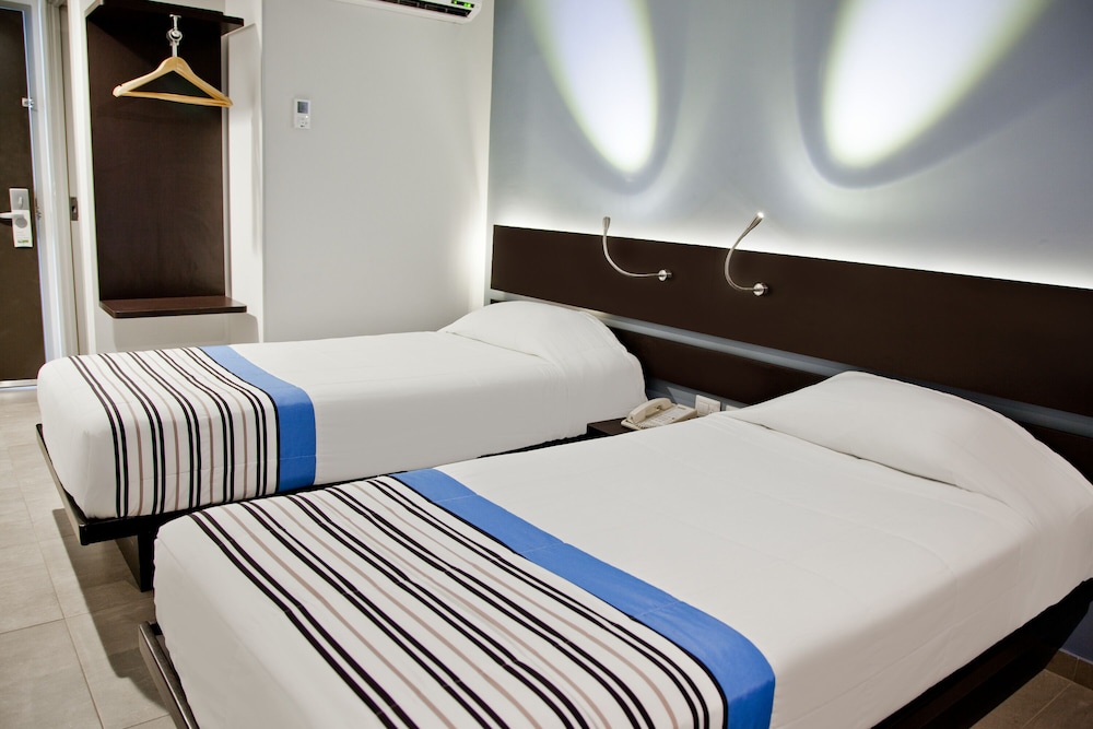 City Express Junior by Marriott Ciudad del Carmen 22/50