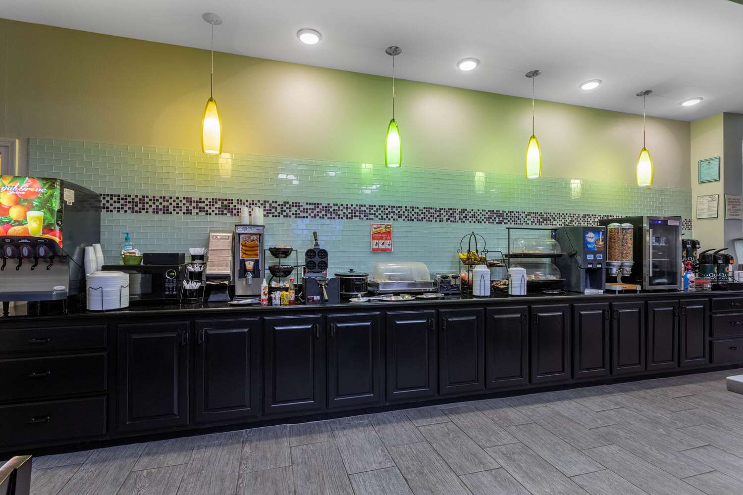 La Quinta Inn & Suites by Wyndham Huntsville Airport Madison 35/47