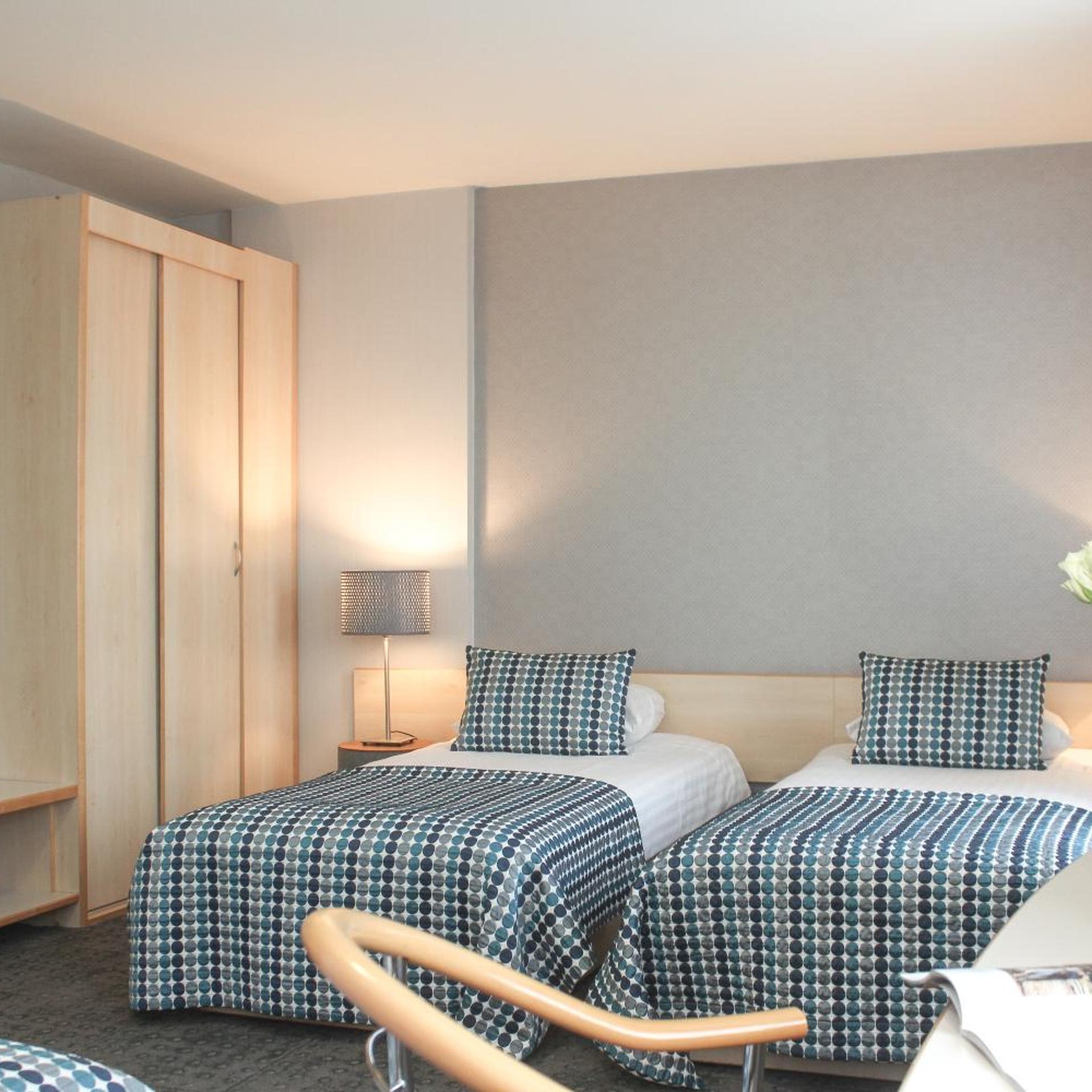 ROOM, TRIPLE