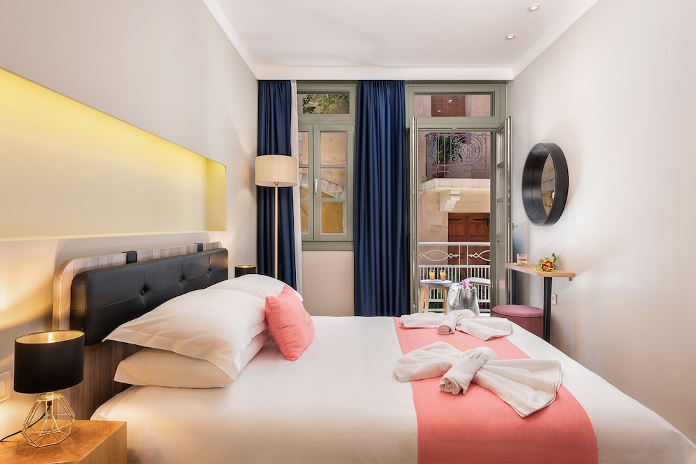 Viaggio Elegant Rooms 12/50