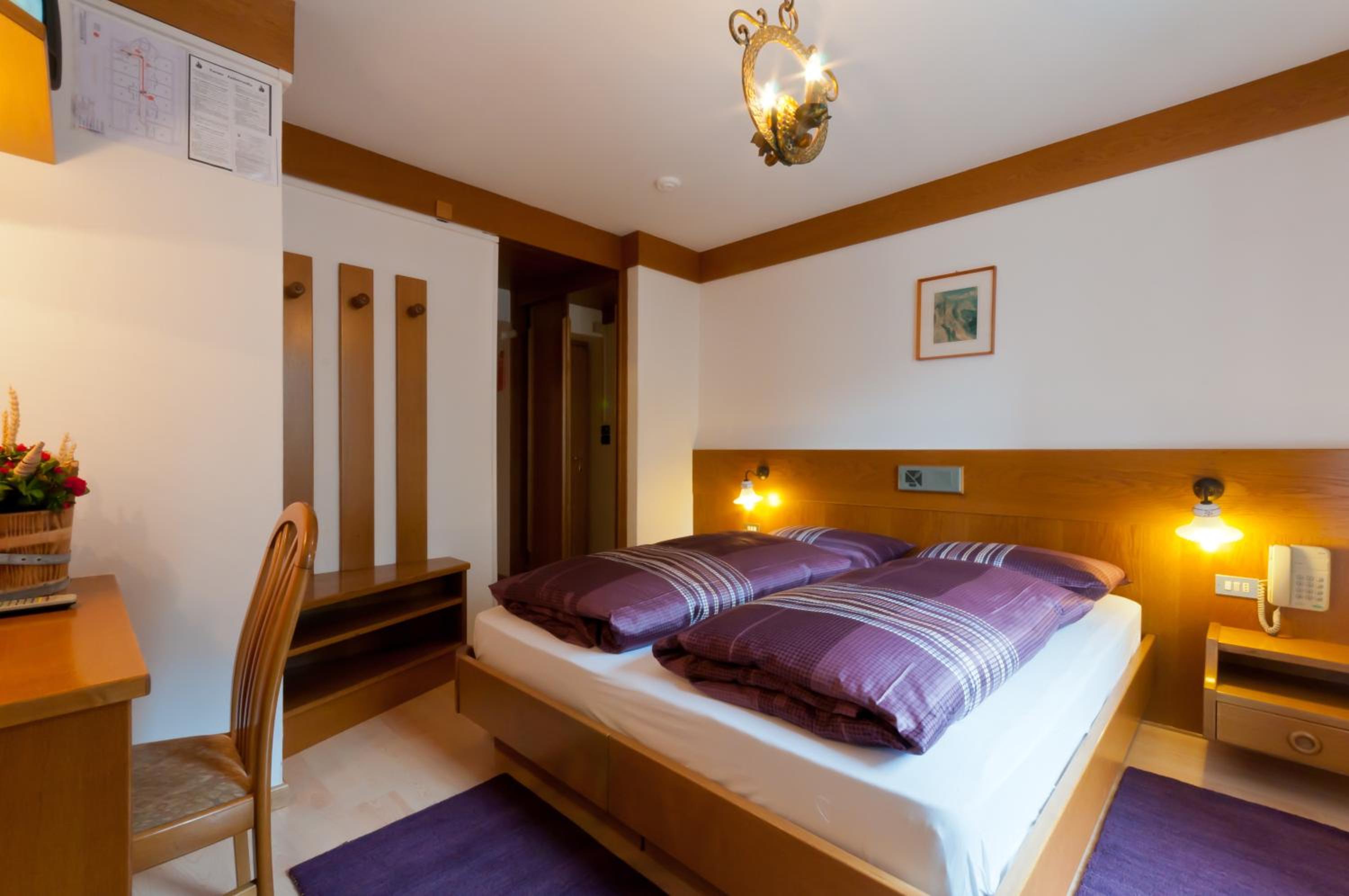 غرفة اقتصادية بسرير مزدوج أو سريرين منفصلين، HOTEL CHALET PINETA 3/6