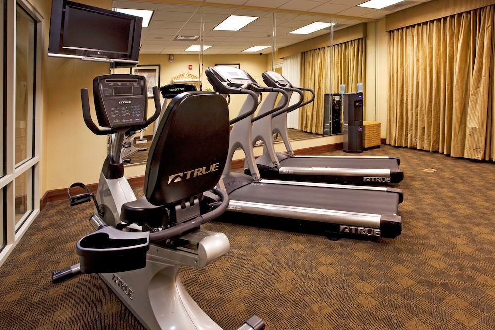 Holiday Inn Express Hotel and Suites Columbus At Northlake 31/57