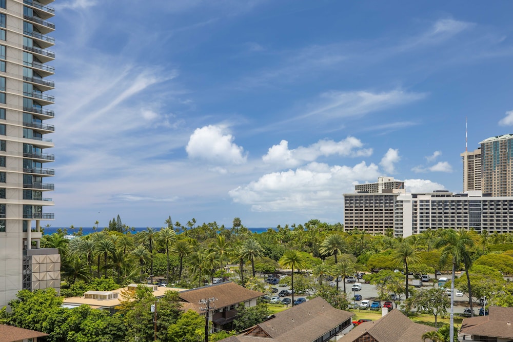 Regency on Beachwalk Waikiki by OUTRIGGER 47/50