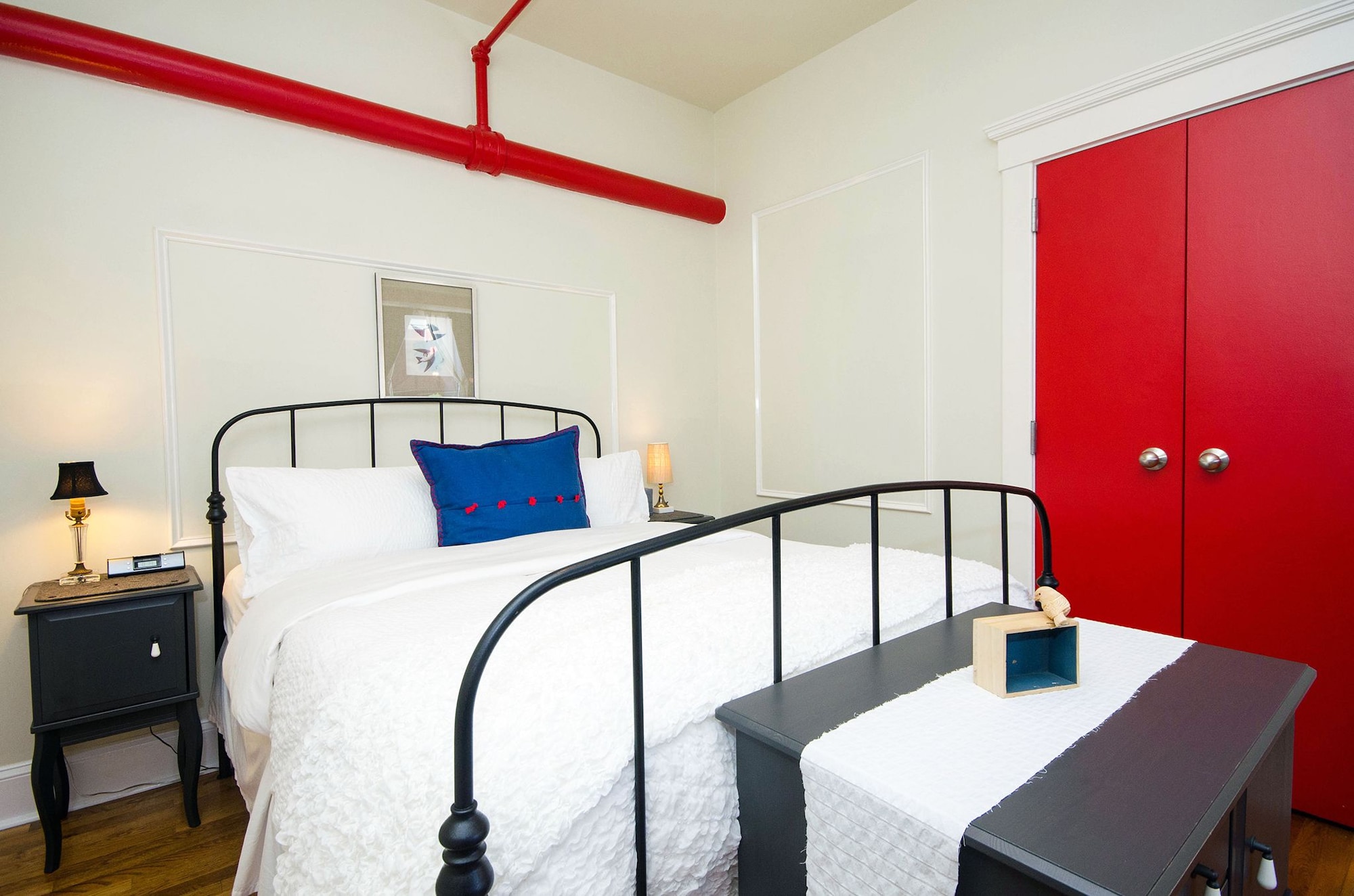 SUITE, QUEEN BED, SOFA, TERRACE