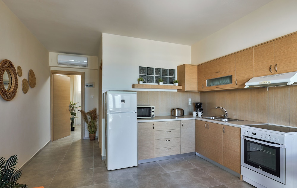 Keramos Villa And Apartments 6/45