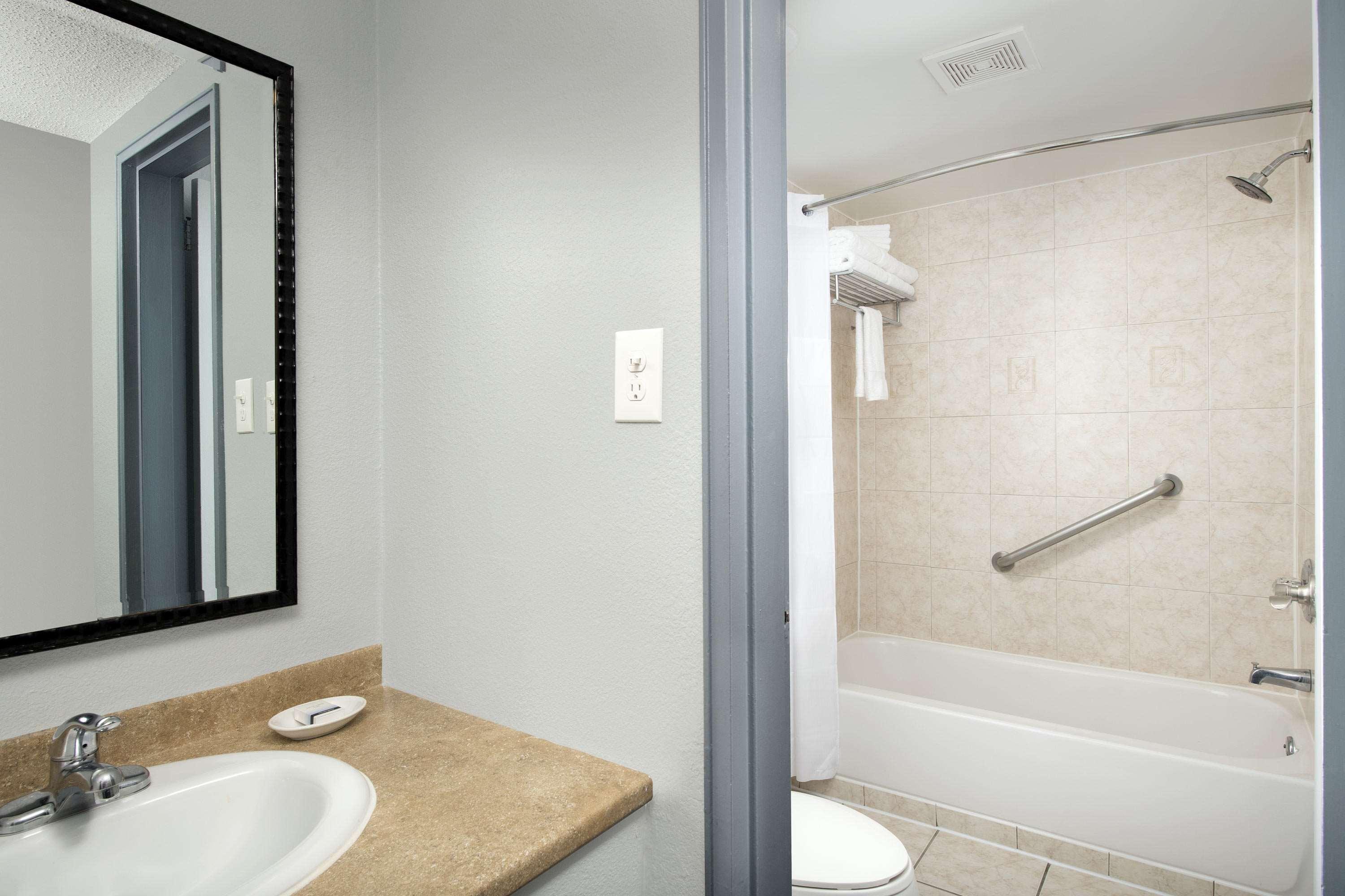 Ivy City Hotel 30/33