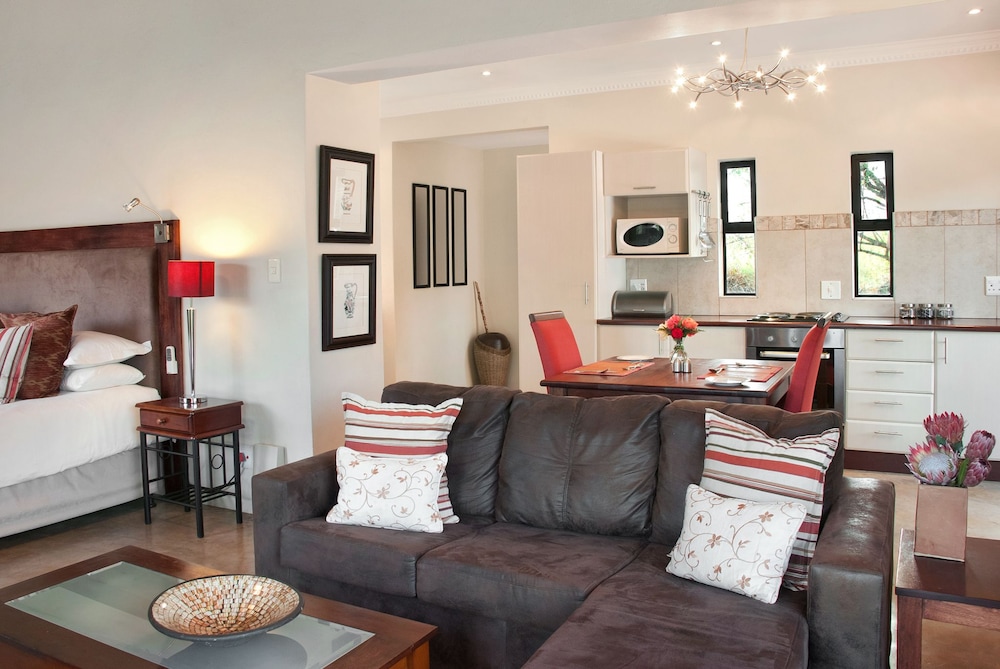 Ama Casa Self Catering Cottages 10/36