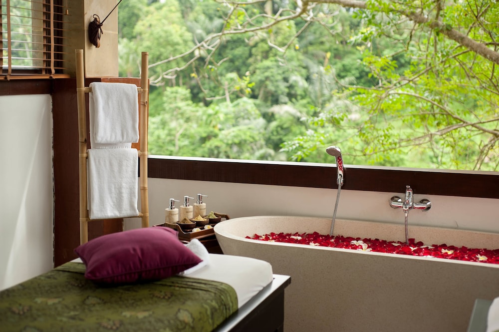 Beji Ubud Resort 24/77