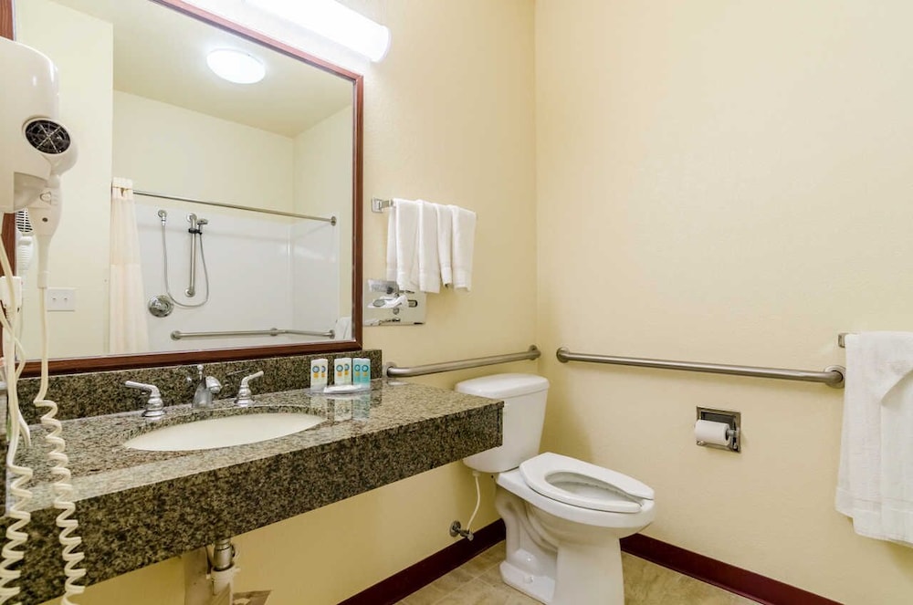 Holiday Inn Express Wichita North - Park City 24/38