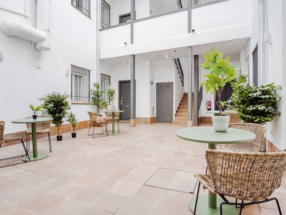 limehome Madrid Calle Ave Maria 34/50