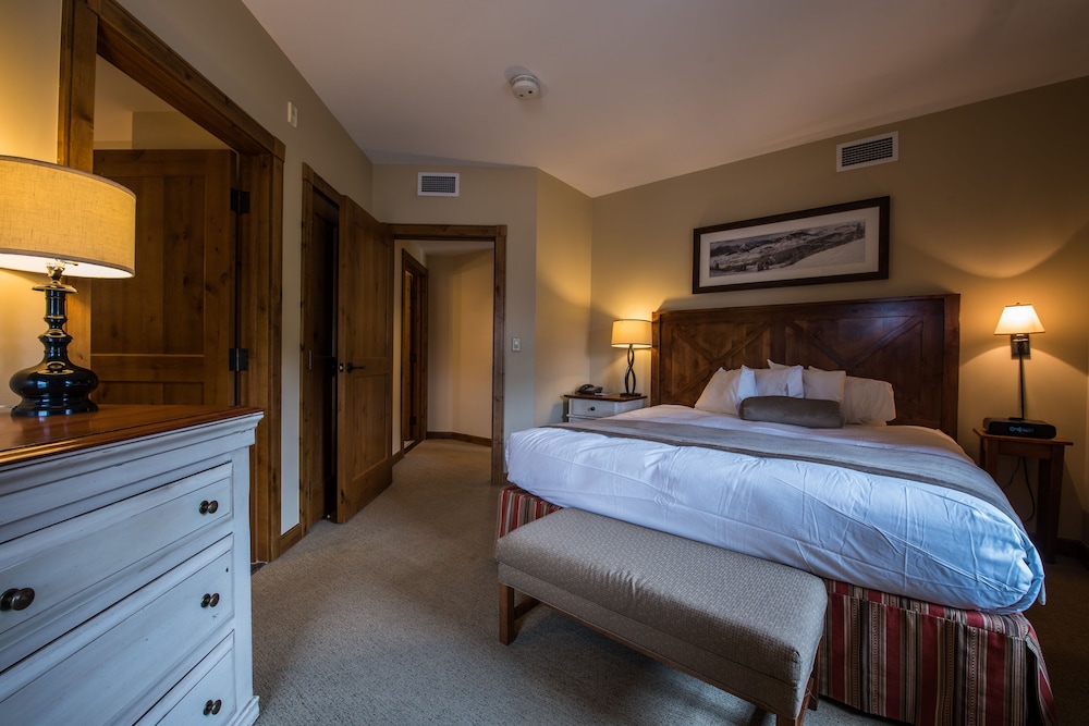 The Lodge At Mountaineer Square 15/34