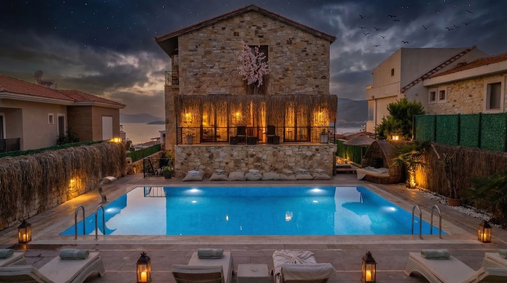 Stone House Yeni Foca 6/50