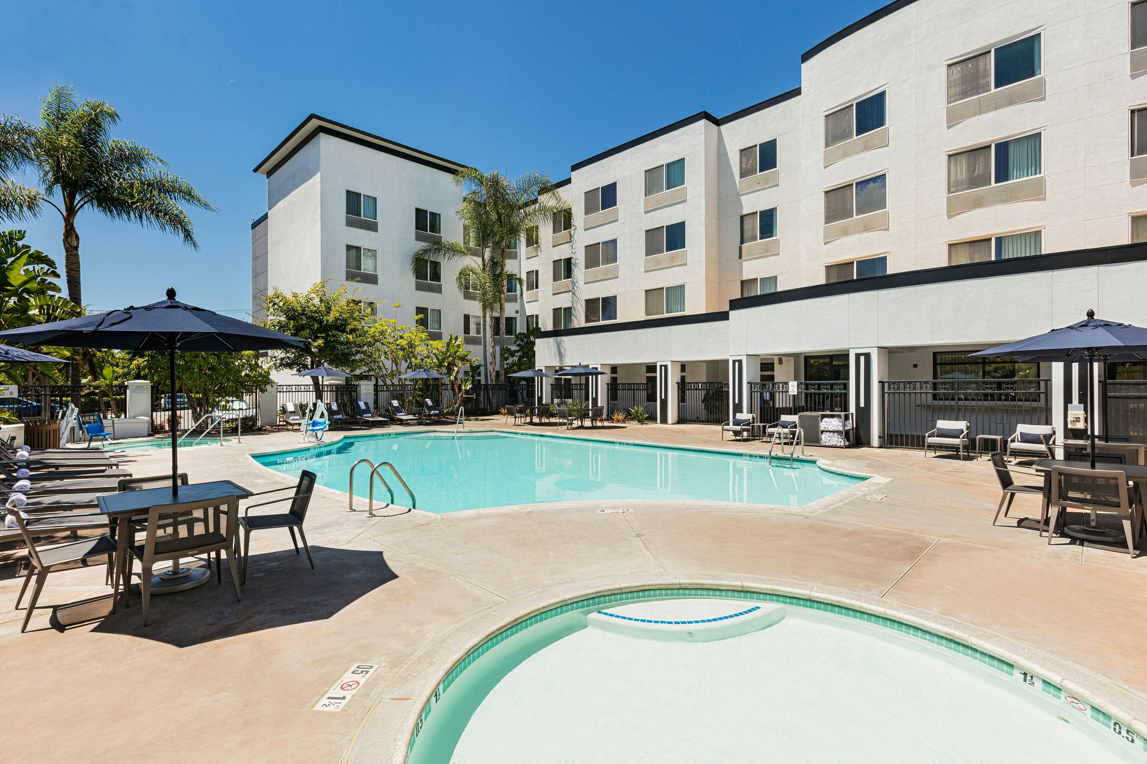 Courtyard By Marriott Anaheim Resort Convention Center 17/17
