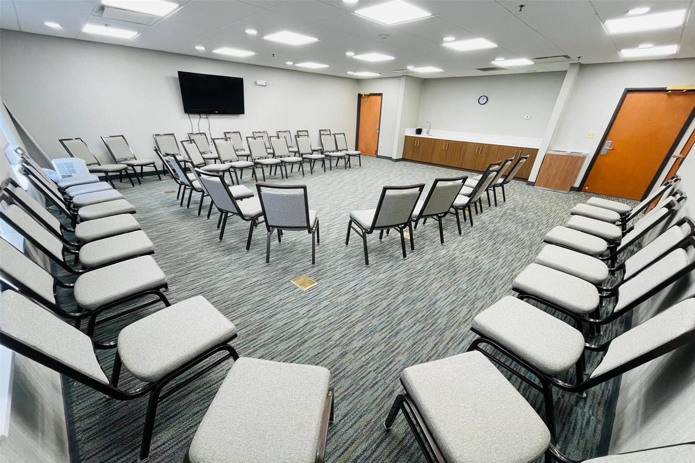 Wingate by Wyndham Vienna Parkersburg 44/48