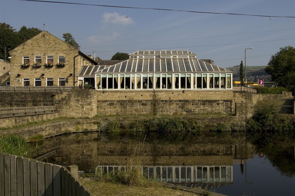 Premier Inn Halifax South 28/30