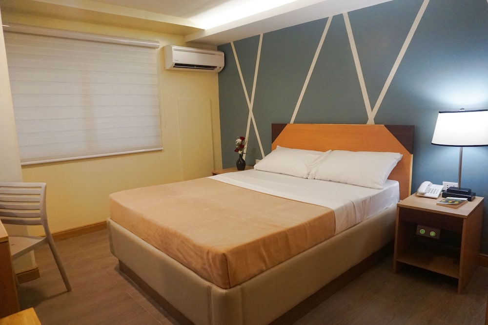 New Dawn Hotel Plus 24/79
