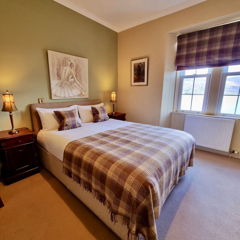 Loch Maree Hotel 11/29