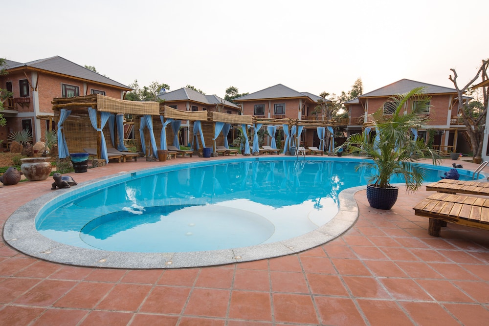 Vela Phu Quoc Resort 74/98