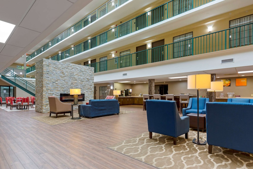 Comfort Suites Near Potomac Mills 20/50