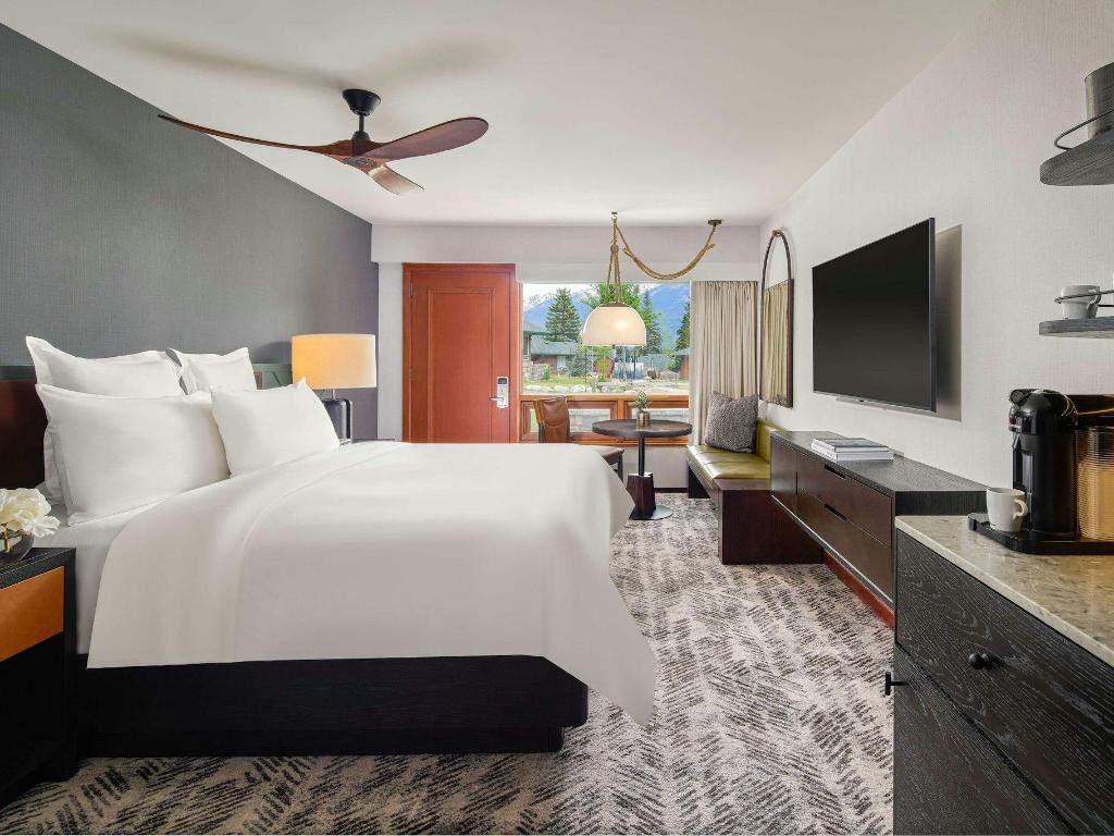 Fairmont, 2 Queen Beds, Resort View, Patio