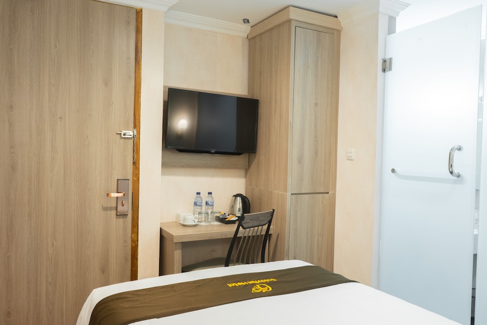 Goldvitel Hotel Surabaya 37/47