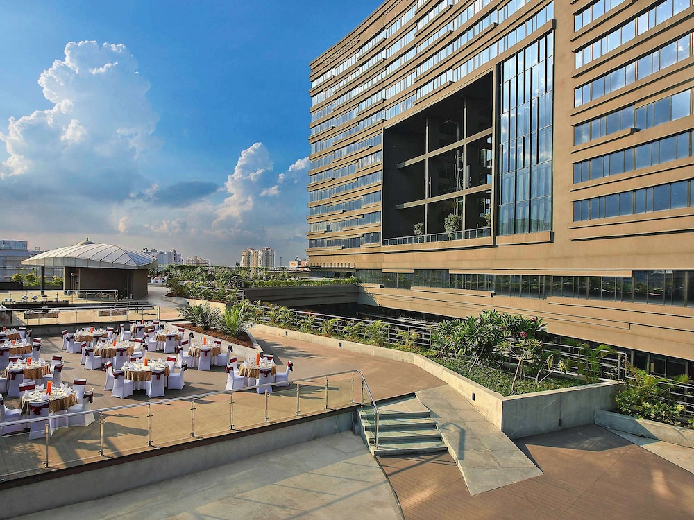 NOVOTEL KOLKATA HOTEL AND RESIDENCES 72/74