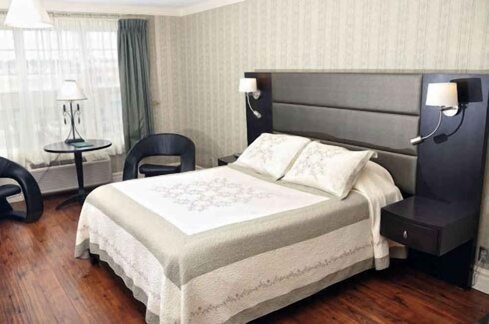 Claymore inn & Suites 11/40