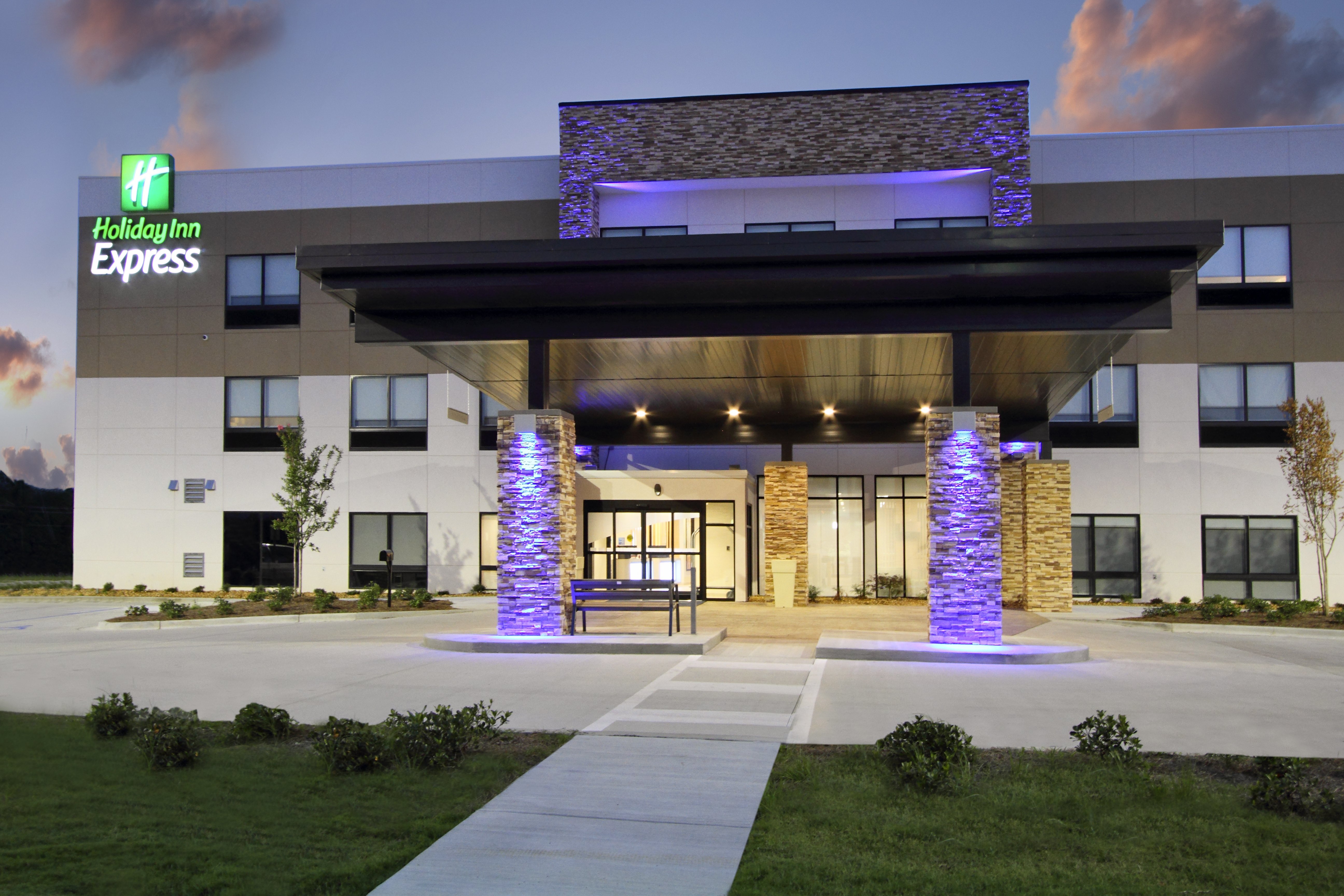 Holiday Inn Express Jasper 6/76