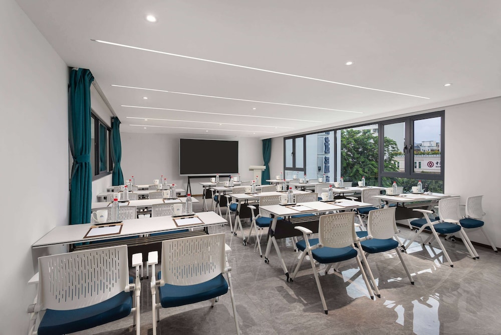 Days Inn by Wyndham Hainan Sanya Bay 30/33