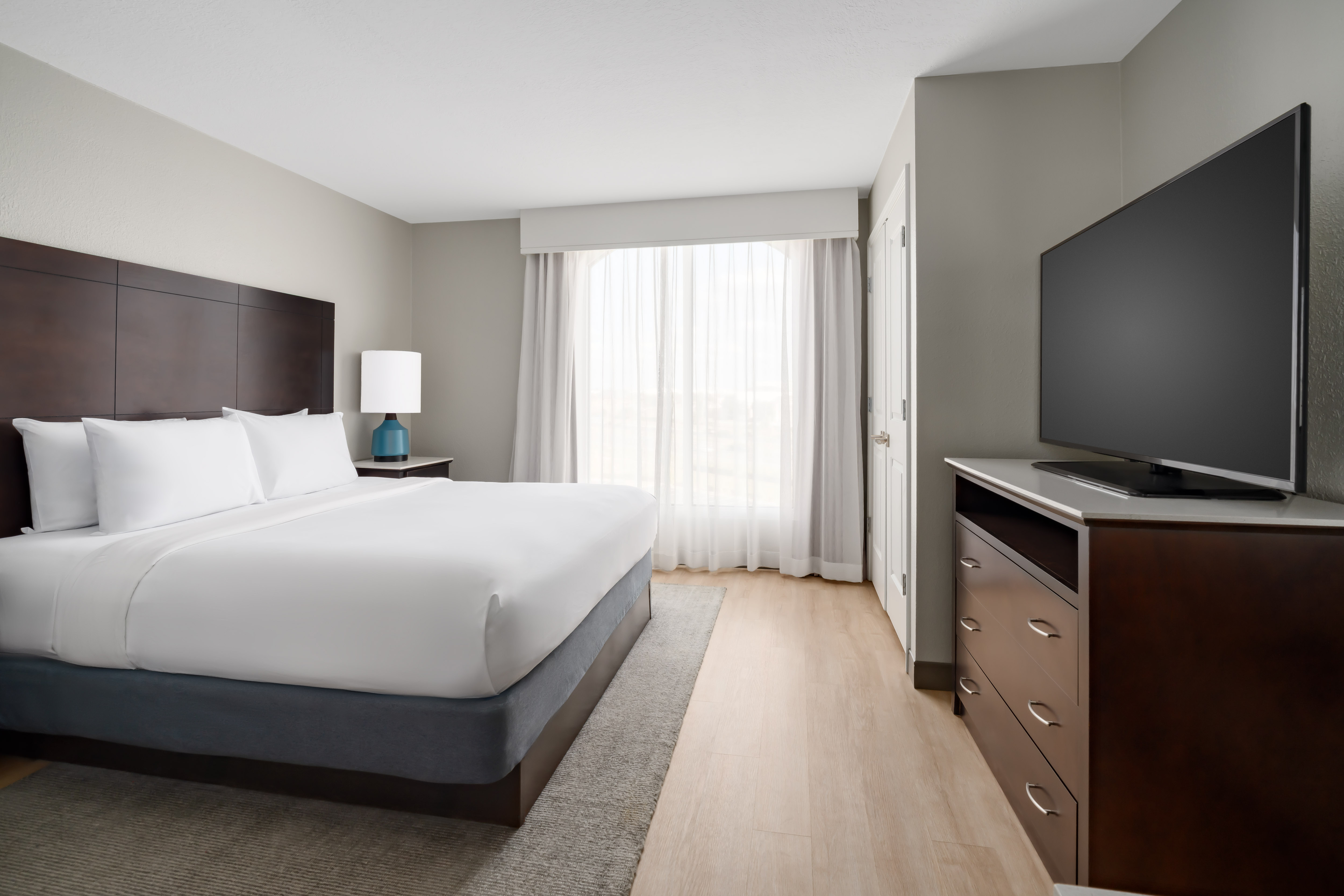 جناح ديلوكس بسرير كينج بغرفتين، Embassy Suites by Hilton Orlando Lake Buena Vista Resort 2/5