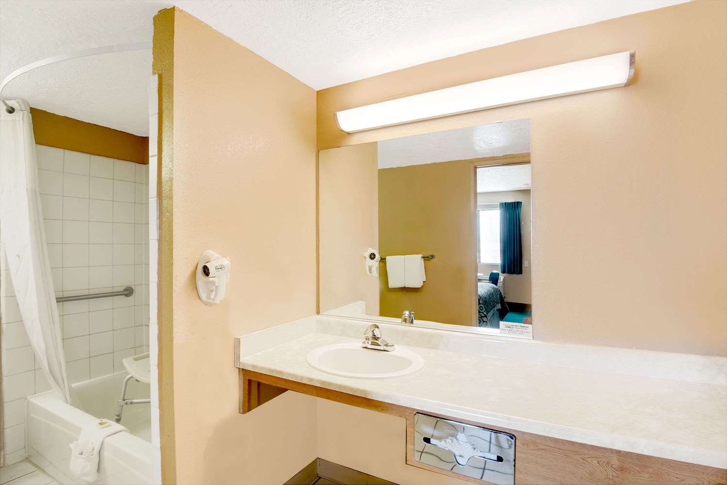 Days Inn by Wyndham El Paso Airport East 19/19