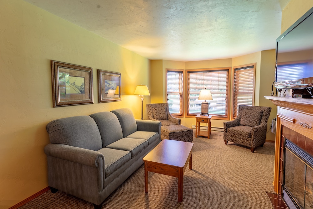 Newport Resort 39/71