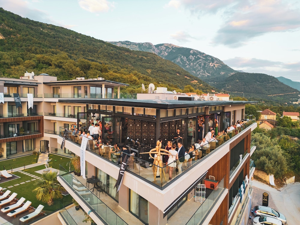Royal Blue Resort & Residences 3/50