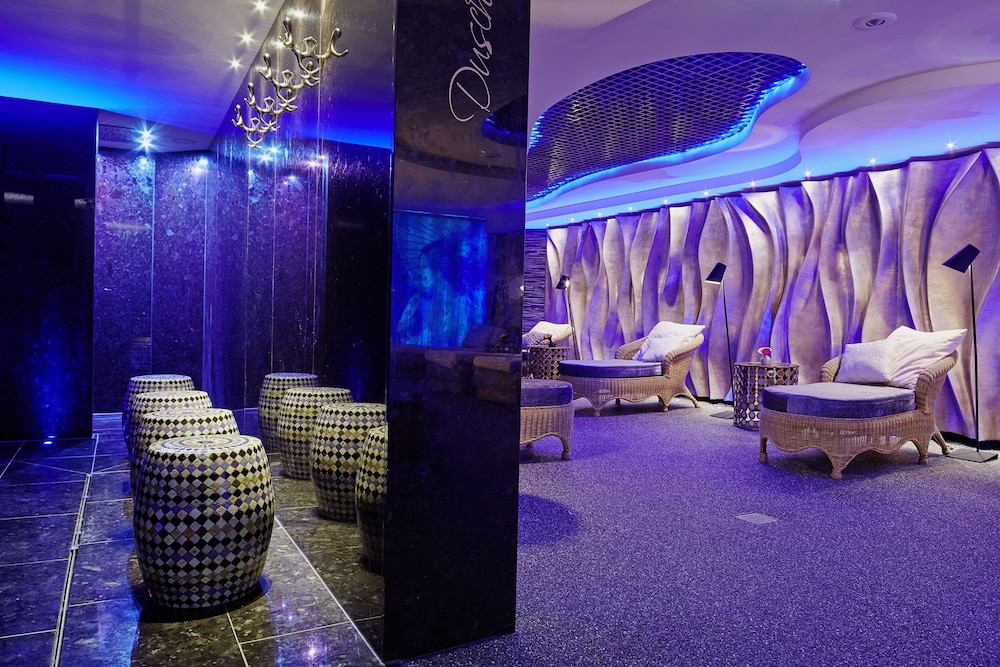 Savoy Hotel 16/33